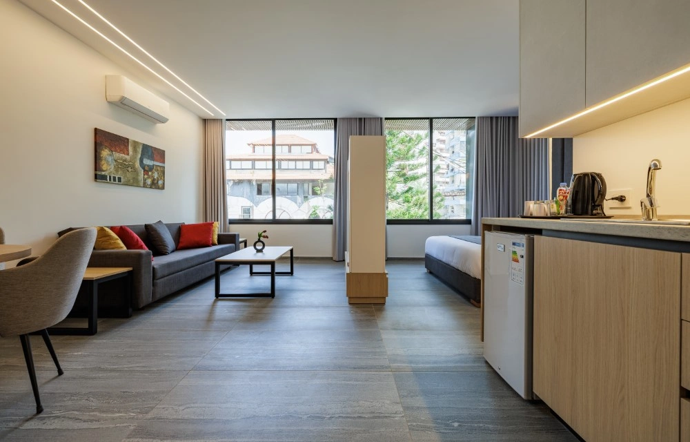 Middle Beach Hotel Gallery