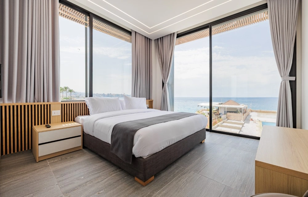 Middle Beach Hotel Gallery