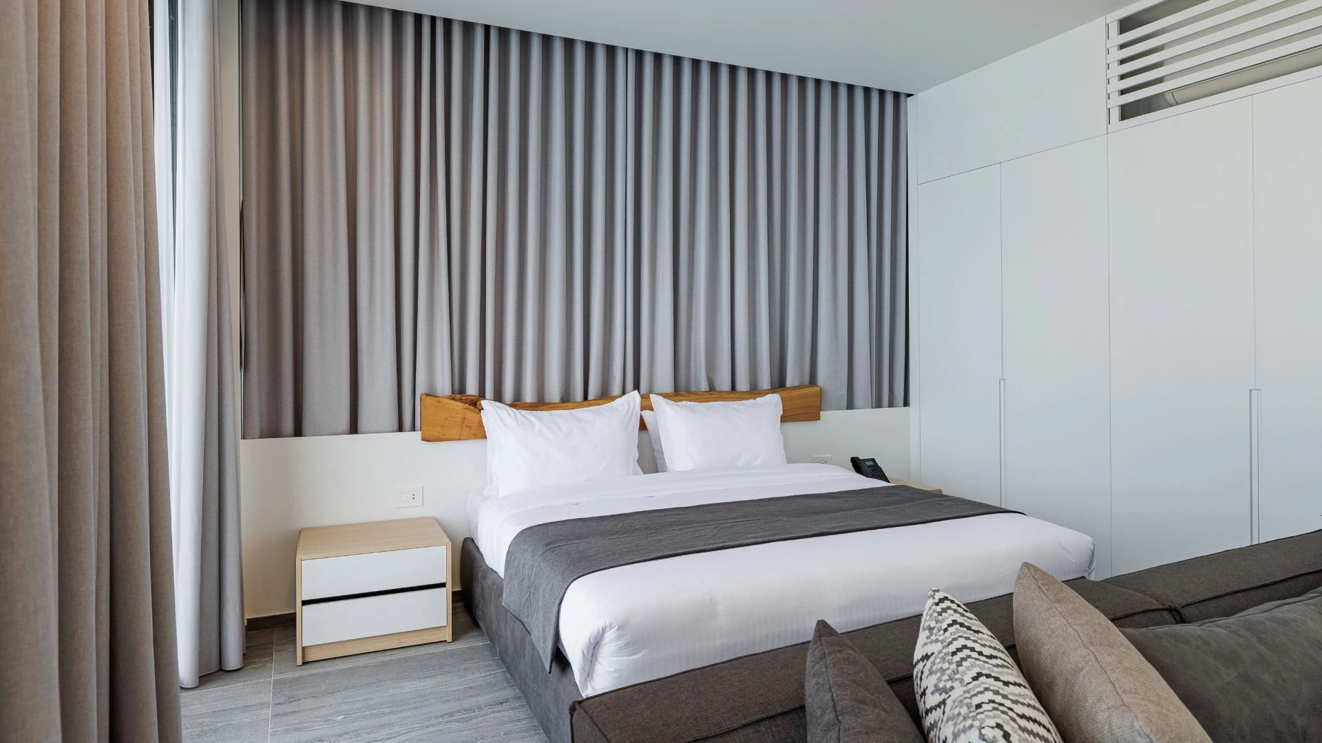 Middle Beach Hotel Slider 1