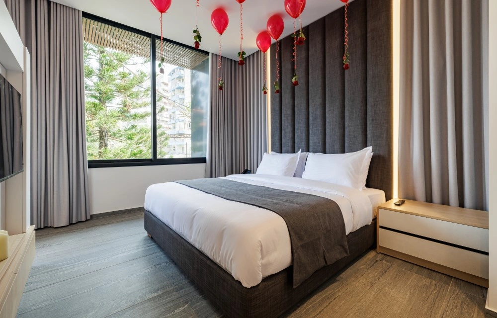 Middle Beach Hotel Room Section 1